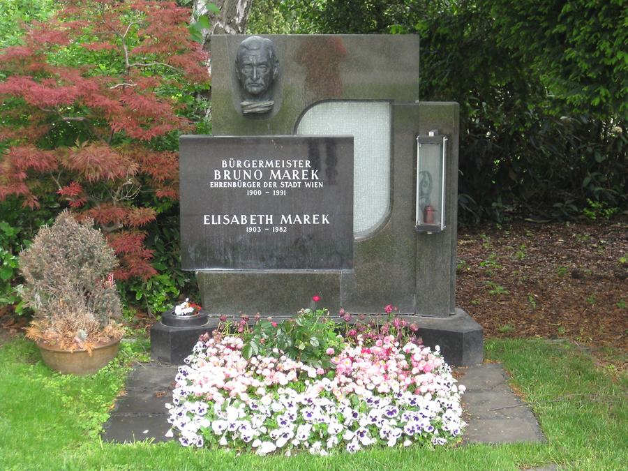 Grab von Bruno Marek, Bürgermeister 1900-1991