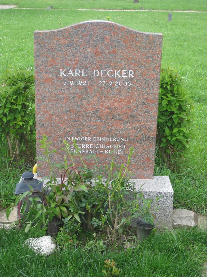 Grab von Karl Decker, Fußballteamchef 1921-2005