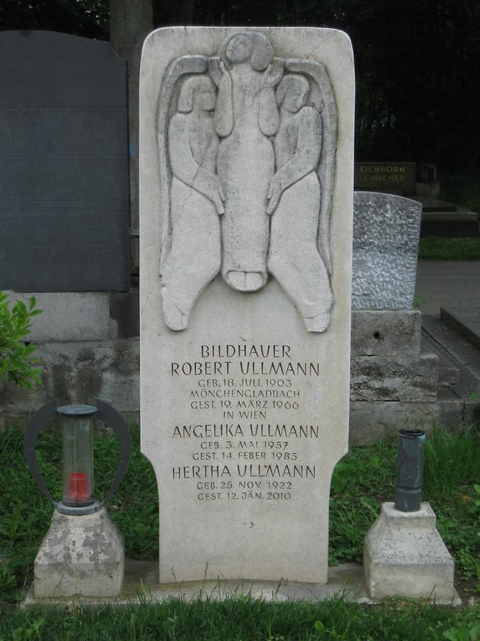 Grab von Robert Ullmann, Bildhauer 1903-1966