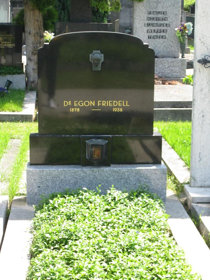 Grab von Egon Friedell, Schriftsteller 1878-1938