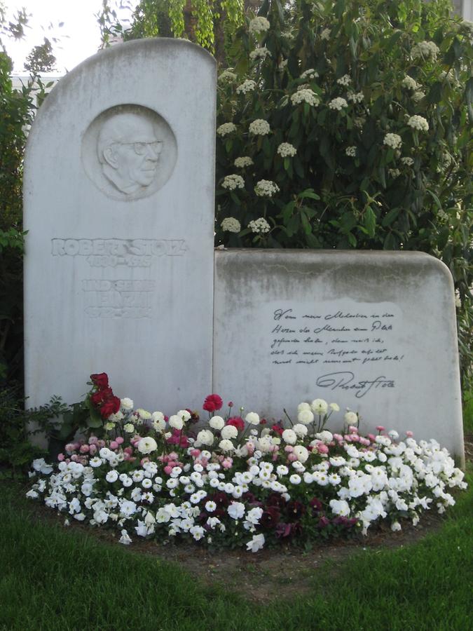 Grab von Robert Stolz, Komponist 1880-1975