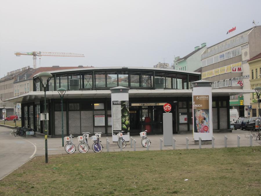 U4- und U6-Station Längenfeldgasse