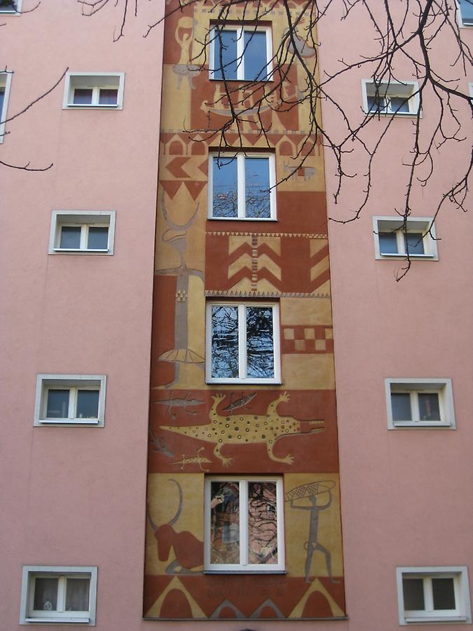 Sgraffito 'Afrikanische Schriftzeichen' von Hans Knesl 1960