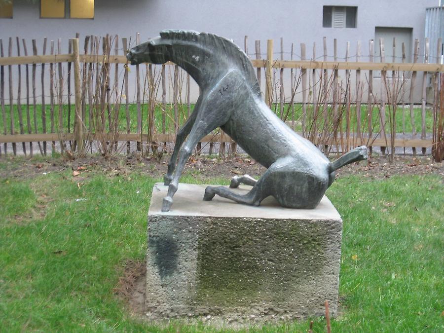 Bronzeplastik 'Aufstrebendes Pferd' von Elisabeth Turolt 1970