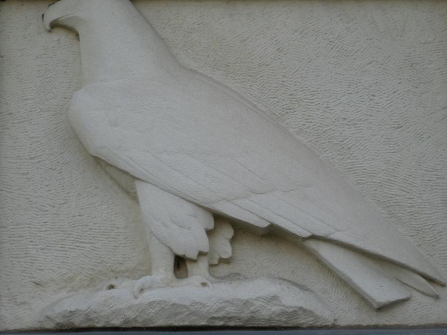 Steinrelief 'Adler' von Adolf Wagner von der Mühl