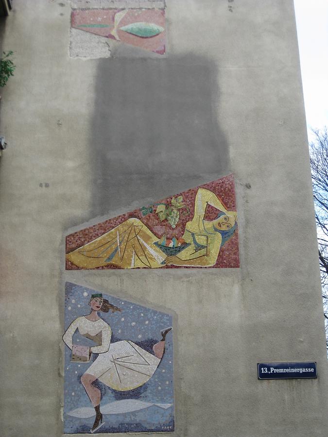 Tw. zerstörte Mosaikwand 'Die 4 Jahreszeiten'von Ernst Paar 1955