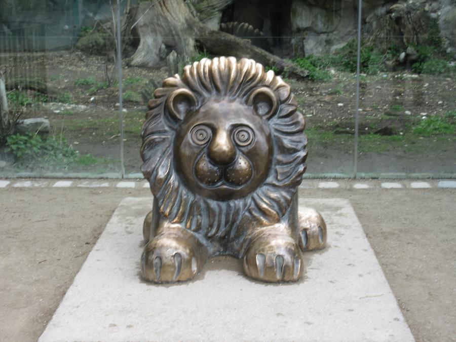 Bronzeskulptur Löwe von Gottfried Kumpf 1995