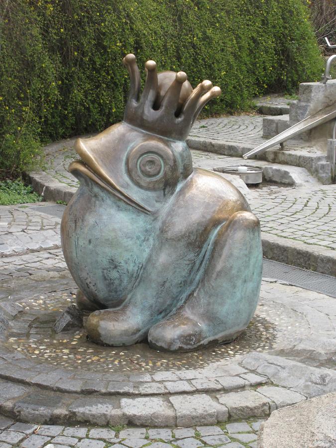 Bronzeskulptur Froschkönigbrunnen von Gottfried Kumpf 2002