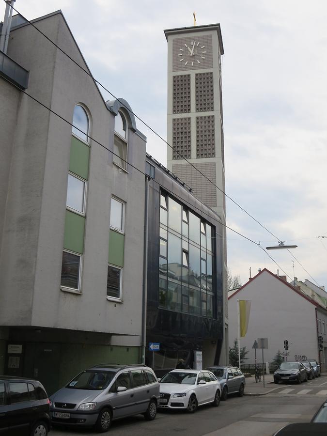 Kirche 'Zur Verklärung Christi'