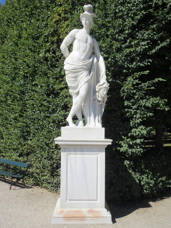 'Perseus mit dem Haupt der Medusa' Statue von W. Beyer