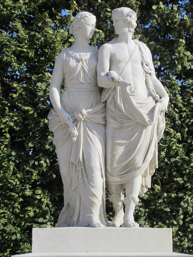 'Ceres und Bacchus' Statue von Joachim Günther