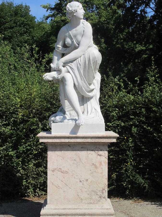 'Euridike' Statue