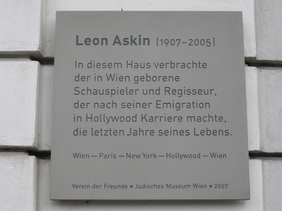 Leon Askin Gedenktafel