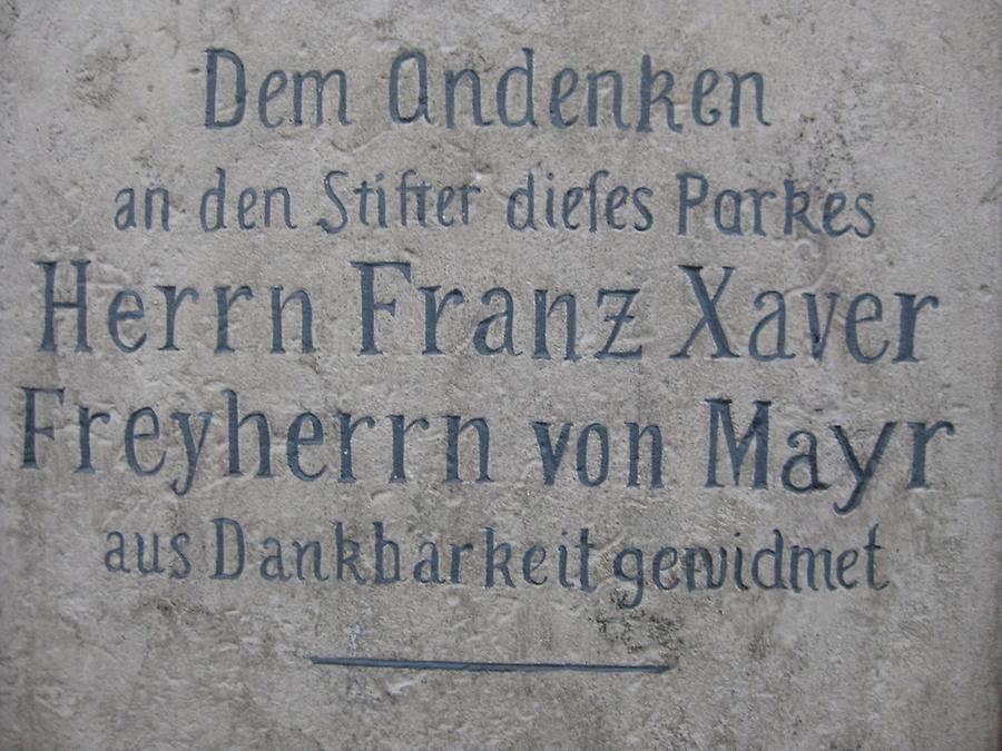 Franz Xaver Fhr von Mayr Gedenktafel auf dem 'Genius mit Buch und Kreuz' Denkmal