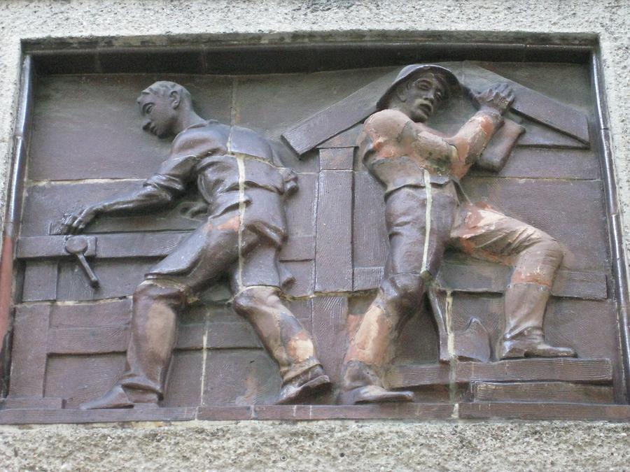 Relief (rechts)