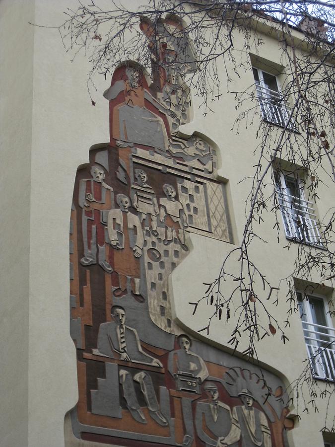 Sgraffito 'Aufbau' von Theo Braun 1954