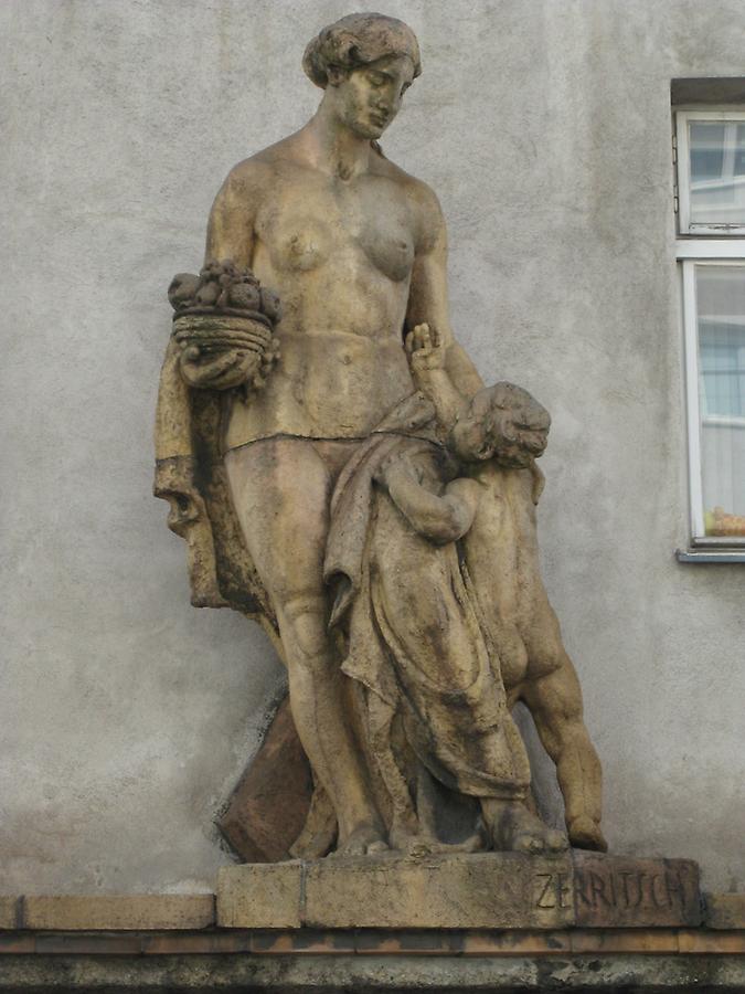 Skulptur 'Mutter und Kind' von Fritz Zerritsch 1931