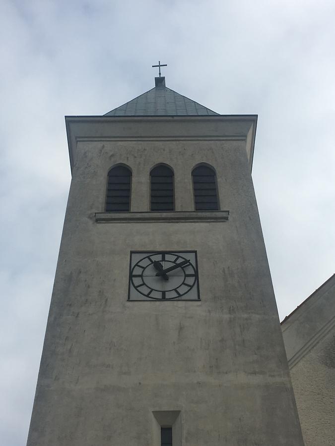 Kirche Starchant zur Hl. Theresia vom Kinde Jesu -Kirchturm