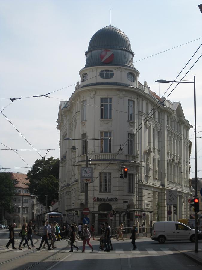 Bank Austria Elterleinplatz