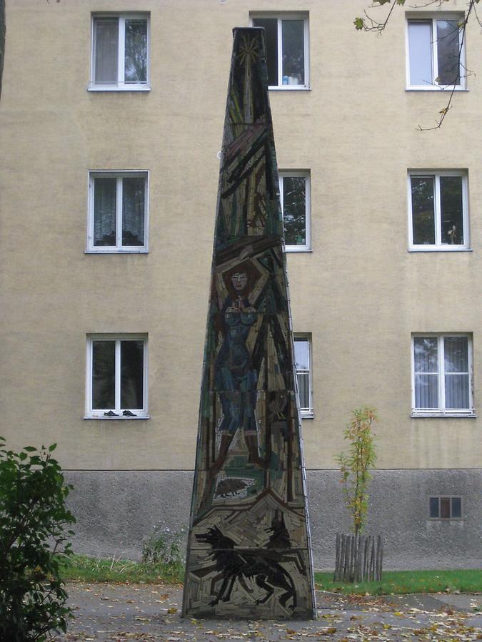 Mosaikstele 'Menschen und Tiere' (Ostseite) von Arnulf Neuwirth 1955