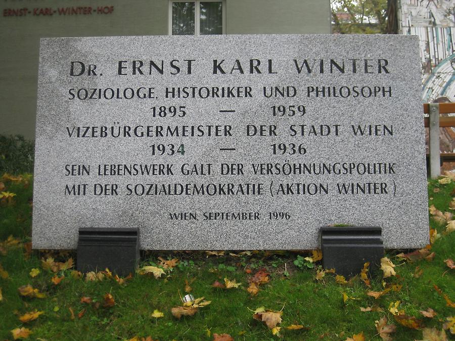 Ernst Karl Winter Gedenkstein