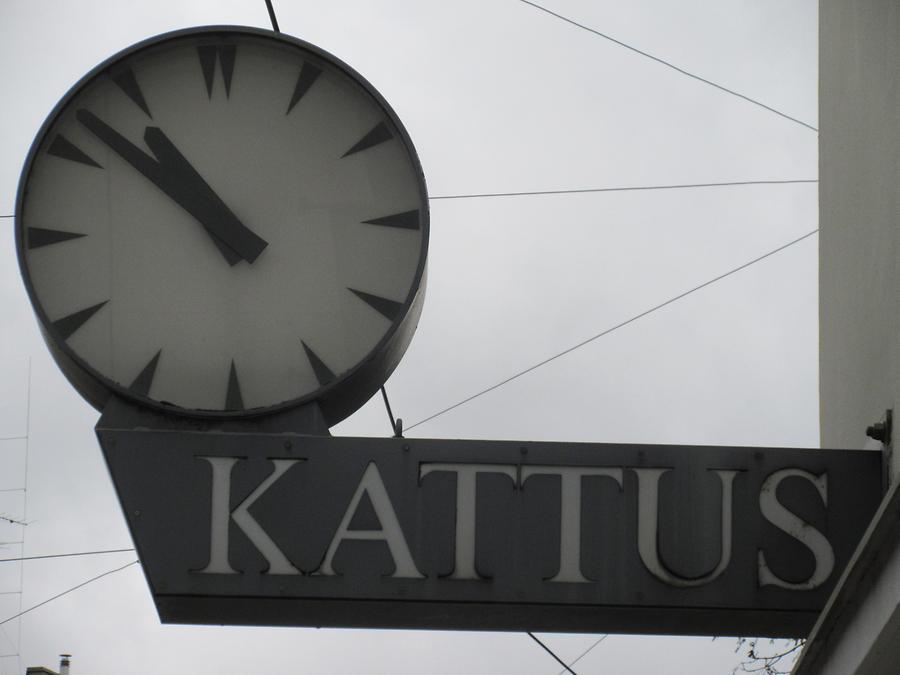 Kattus-Uhr