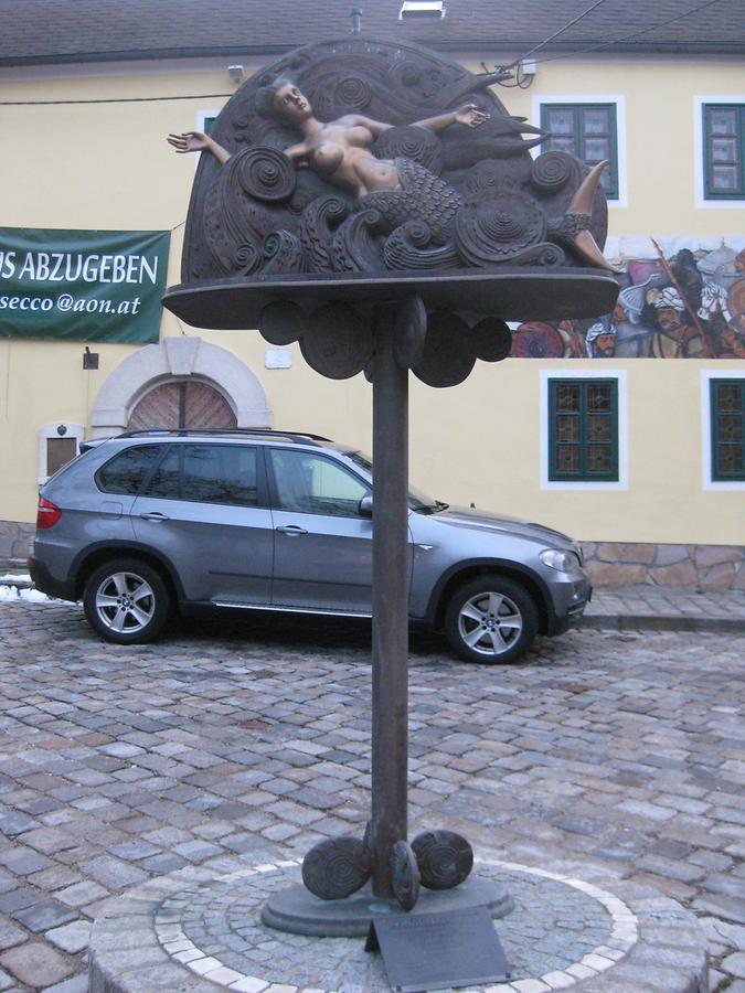 Skulptur 'Donaumädchen' Entwurf von Wolfgang Hutter und Fertigung von Bohus Vilim