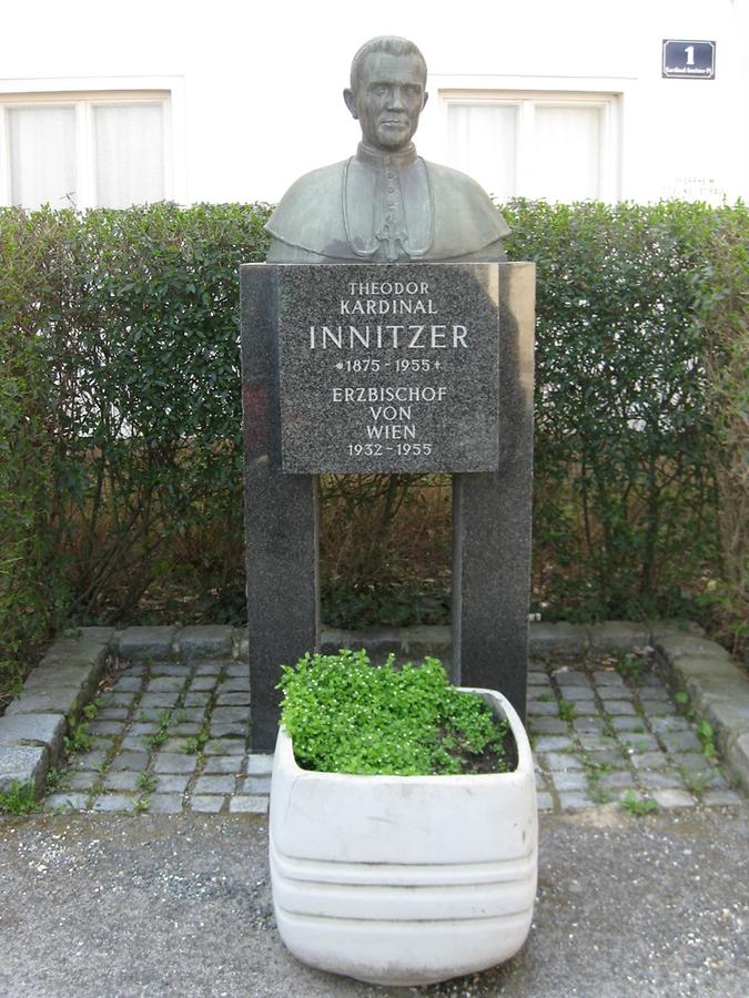 Kardinal Innitzer Denkmal