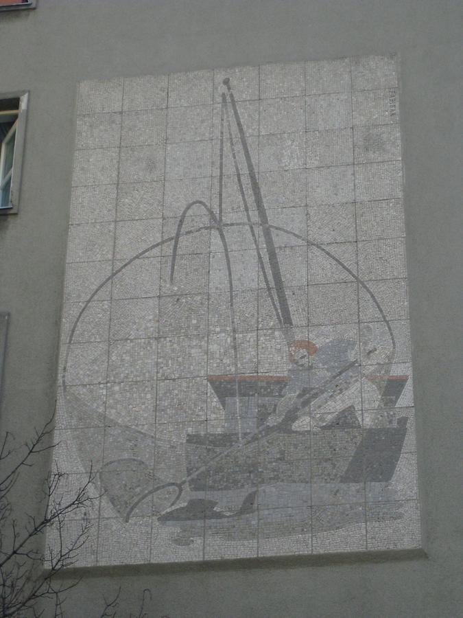 Wandmosaik 'Fischer mit Netz' von Hans Fabigan