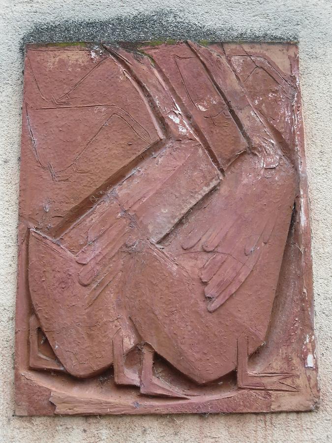 Relief-Hauszeichen 'Gänse' von Elisabeth Turolt 1955