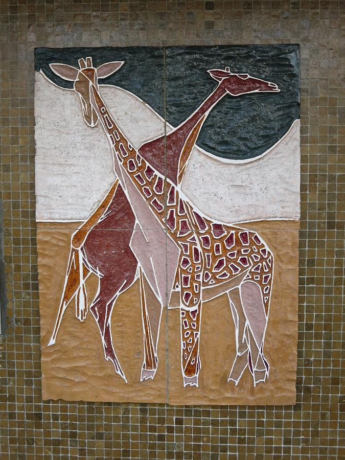 Keramikkacheln-Hauszeichen 'Giraffen' von Franz Sperger 1968