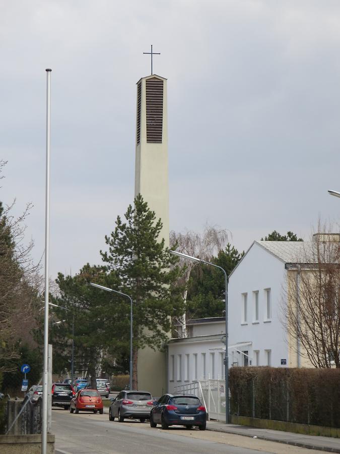 Kirche 'Maria Königin'