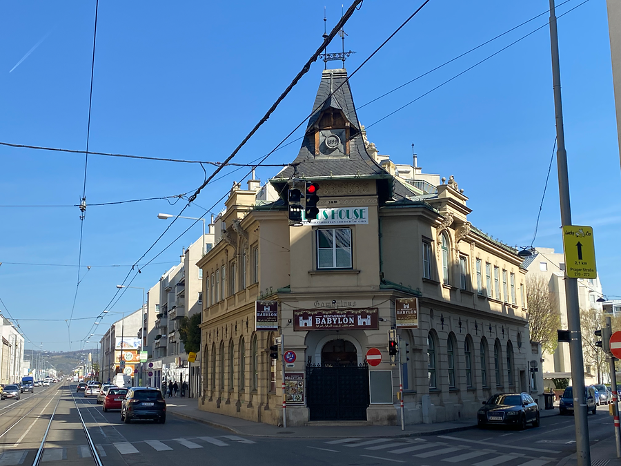 Restaurant Babylon - ehemaliges Brauhaus-Restaurant 'Gambrinus-Almost Timisoara' nach Wojciech Czaja