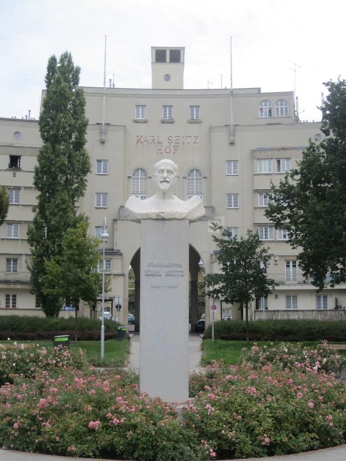 Karl Seitz Denkmal