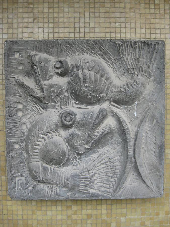 Hauszeichenrelief 'Fische' von Horst Aschermann