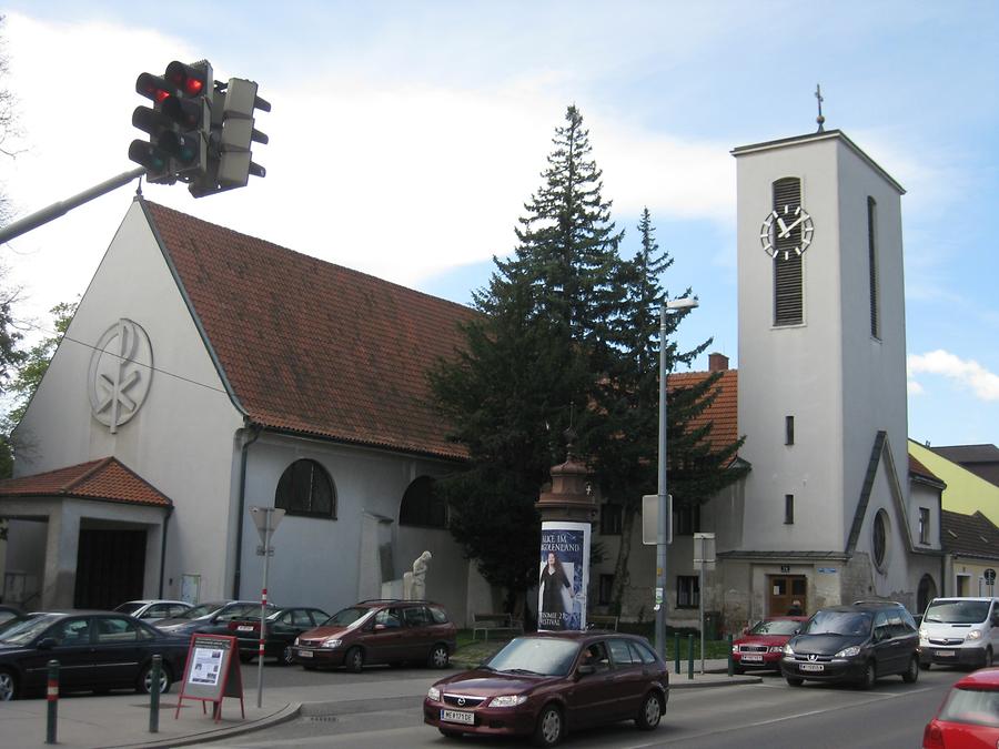 Esslinger Hauptstraße 74 -Kath. Pfarrkirche St. Josef