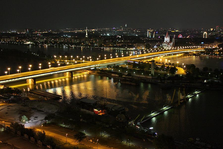 Blick auf Wien bei Nacht