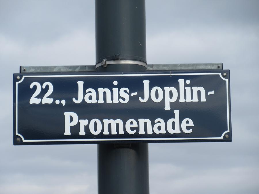 Straßentafel 'Janis Joplin-Promenade'