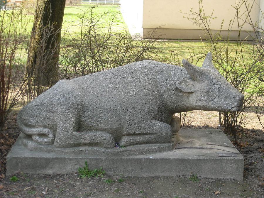 Natursteinplastik 'Watussirind' von Gertrude Fronius 1955