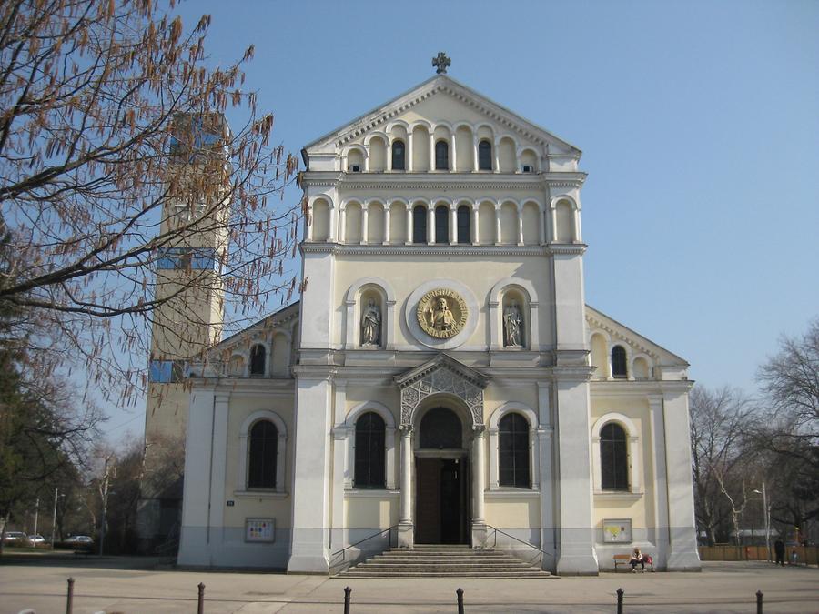 Pfarrkirche Kaisermühlen 'Zum heiligsten Herz Jesu'