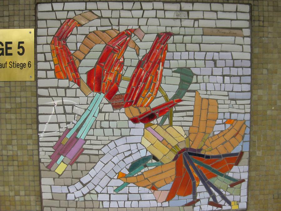 Mosaik 'Türkenbundlilie' von Hilde Prinz 1964