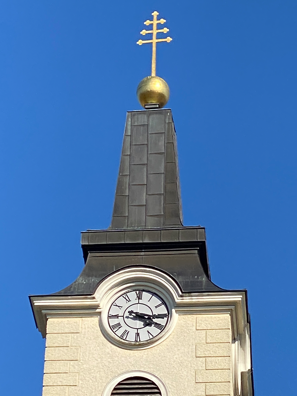 Pfarrkirche St Petrus in Ketten - Kirchenuhr