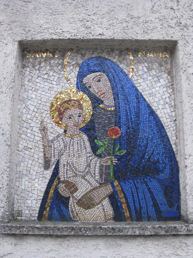 Mosaik (Westseite außen halbrechts) 'Maria mit Kind'
