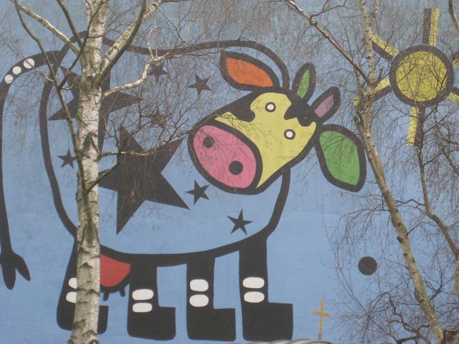 Street Art 'Cow' von Thomas Basdera