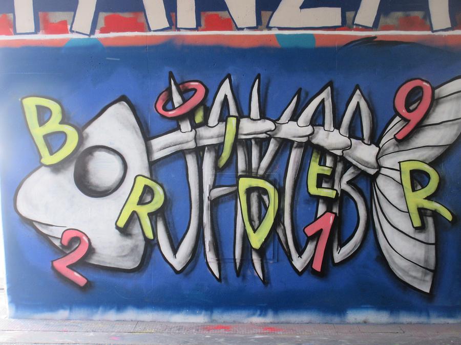 Graffito 'Bruder' - Franz Josefs-Kai - Donaukanalradweg, 1010 Wien