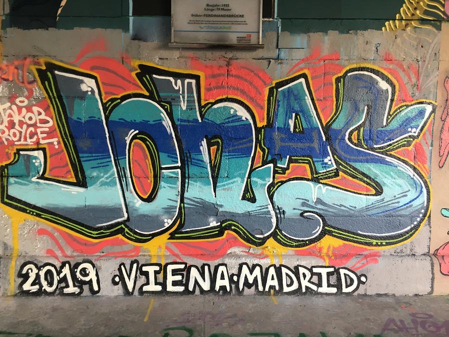 Graffito 'Jonas' - Franz Josefs-Kai - Donaukanalradweg, 1010 Wien