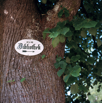 Hinweisschild zur Stiftsbibliothek, © IMAGNO/Gerhard Trumler