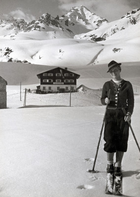 Skifahrerin am Arlberg, © IMAGNO/Austrian Archives