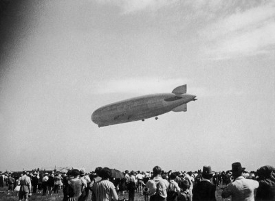 Graf Zeppelin landet in Aspern, © IMAGNO/Austrian Archives