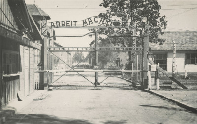 Eingang des Konzentrationslagers Auschwitz, © IMAGNO/Austrian Archives